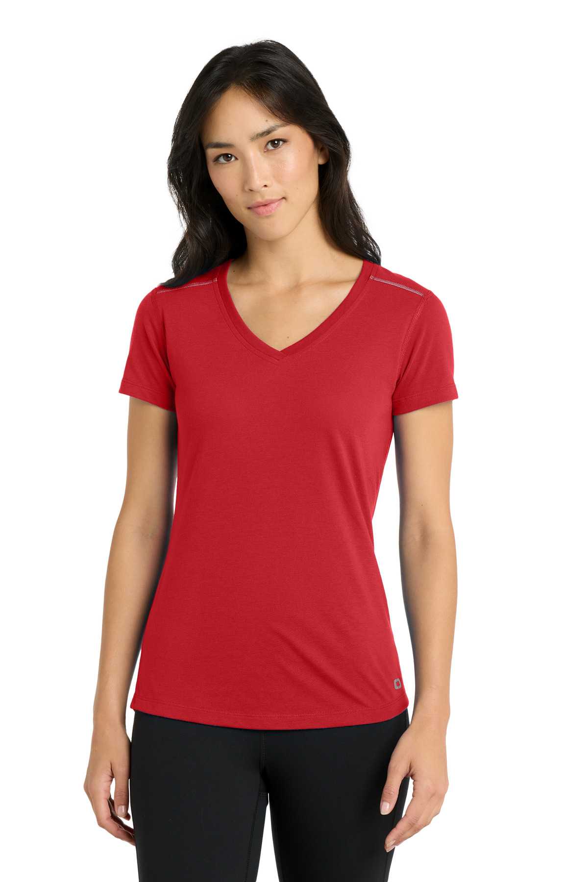 OGIO  ®  ENDURANCE Ladies Peak V-Neck Tee. LOE337
