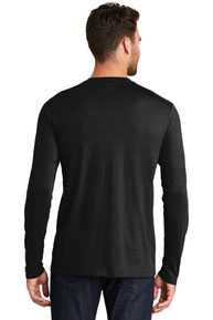New Era  ®  Heritage Blend Long Sleeve Crew Tee. NEA102
