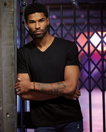Anvil Lightweight V-Neck T-Shirt 982